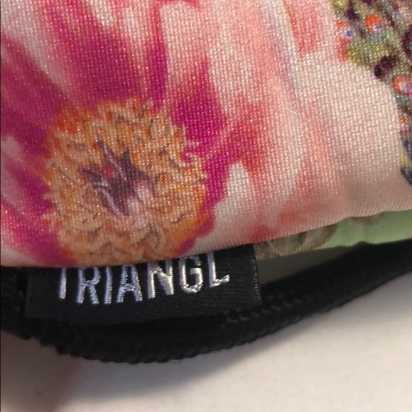 Neoprene Triangl Back Pack - Picture 2 of 3